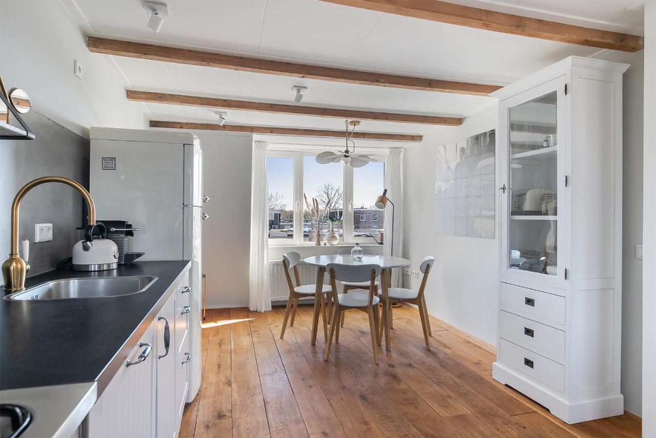 Uniek Verblijf In Herenhuis, Eigen Appartement Op De Tweede Etage Van Ons Huis Leeuwarden Exterior photo